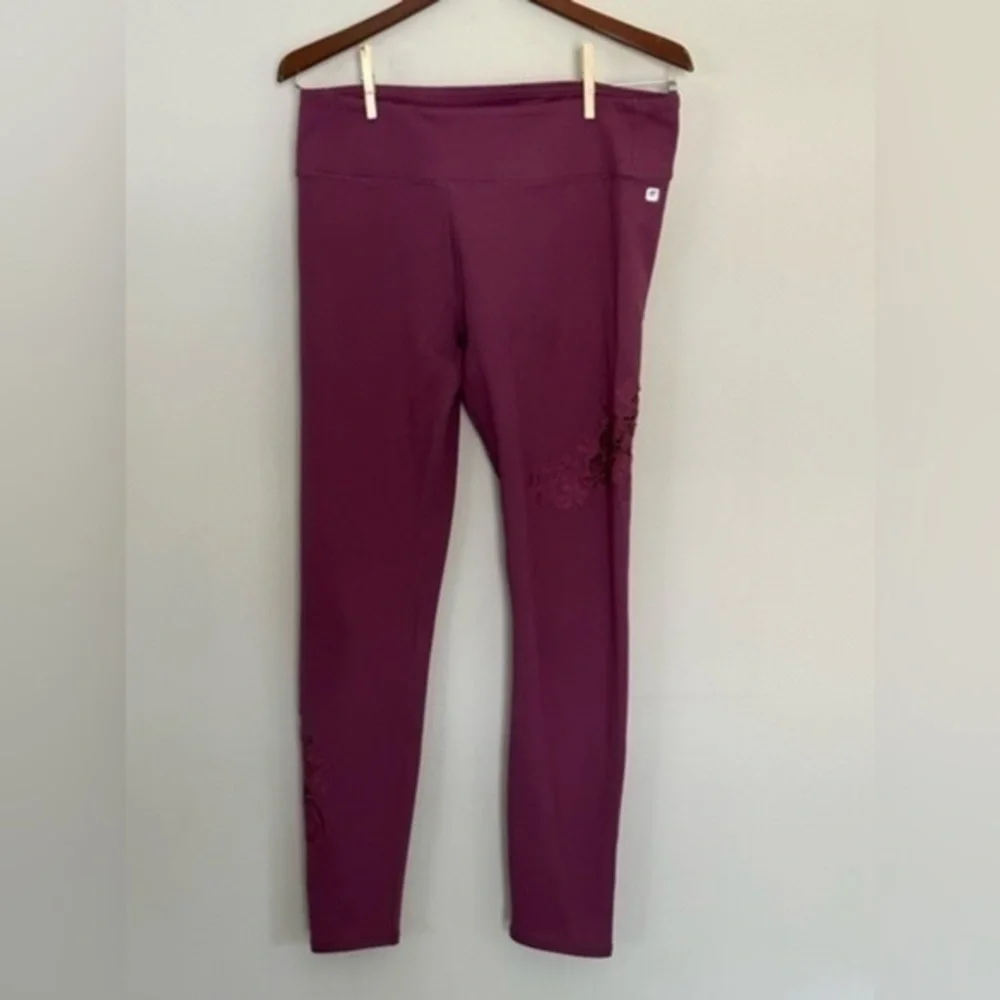 Fabletics Mauve Embroidered Cut Out Leggings medium